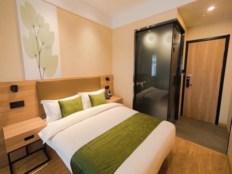 Greentree Inn Shanghai Huangxing Park Subway Station Express Hotel Екстериор снимка