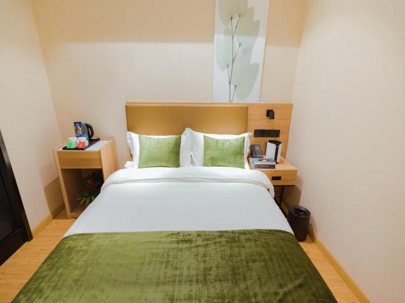 Greentree Inn Shanghai Huangxing Park Subway Station Express Hotel Екстериор снимка