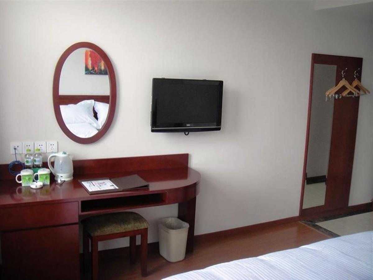 Greentree Inn Shanghai Huangxing Park Subway Station Express Hotel Екстериор снимка